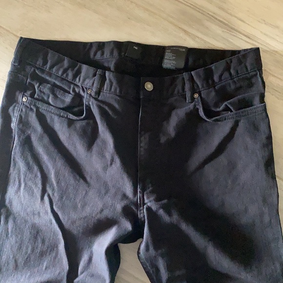Size 34X34 H&M denim in black wash - Picture 2 of 5